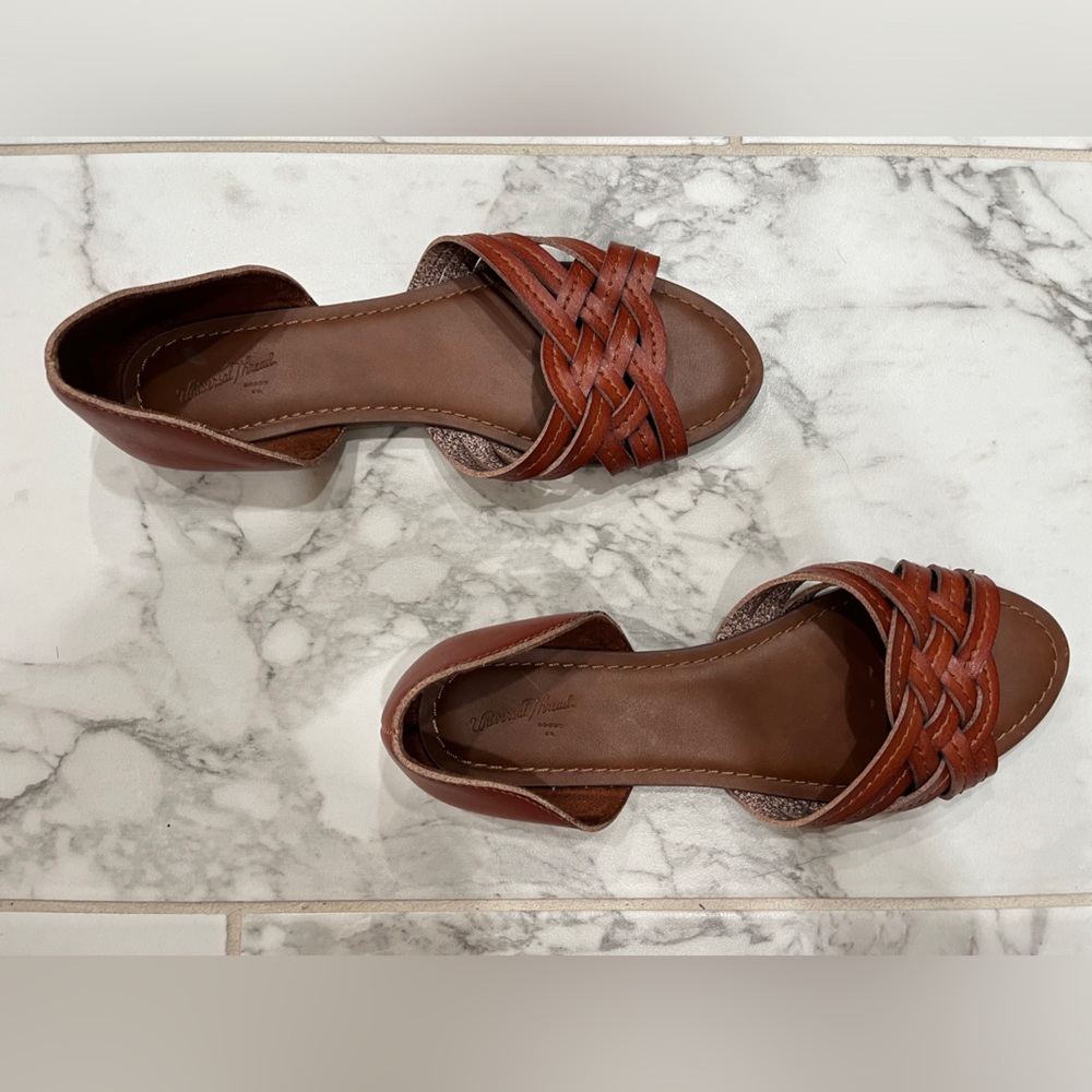 Women’s brown sandals size 7.5.